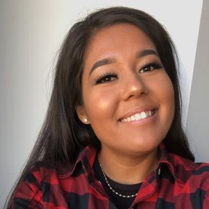 Meet your Posher, Devanee